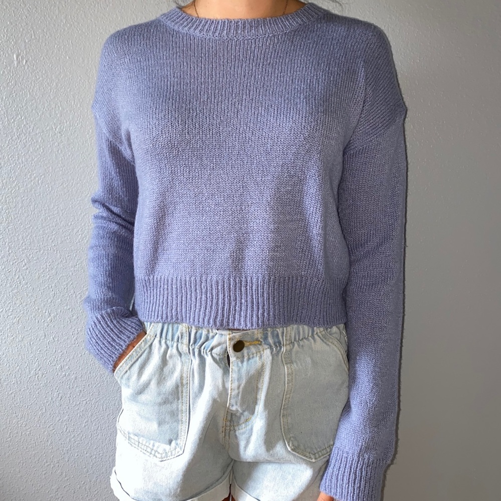 Light blue/purple light sweater